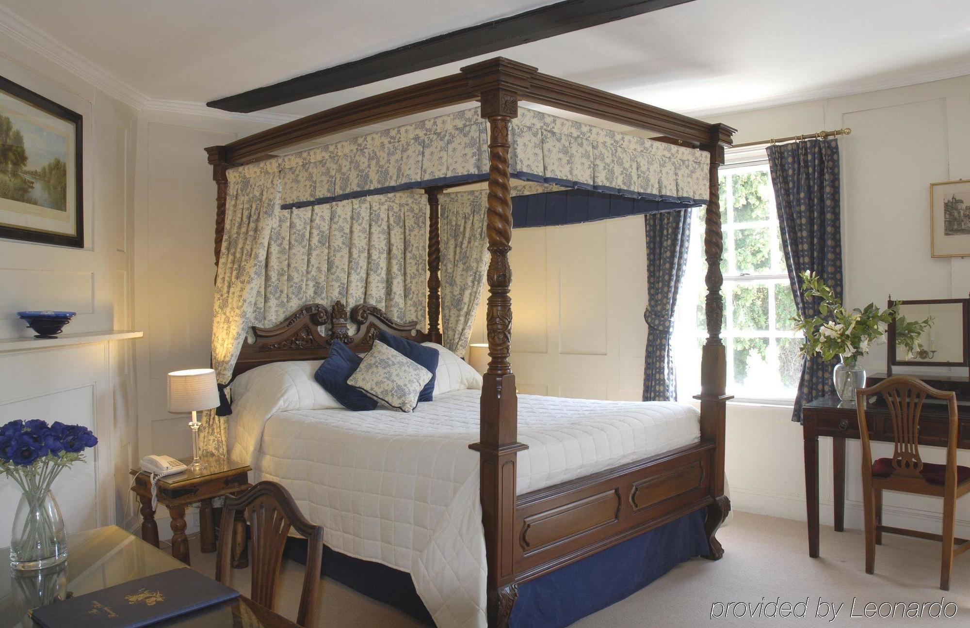 The Running Horses Hotel Mickleham Room photo