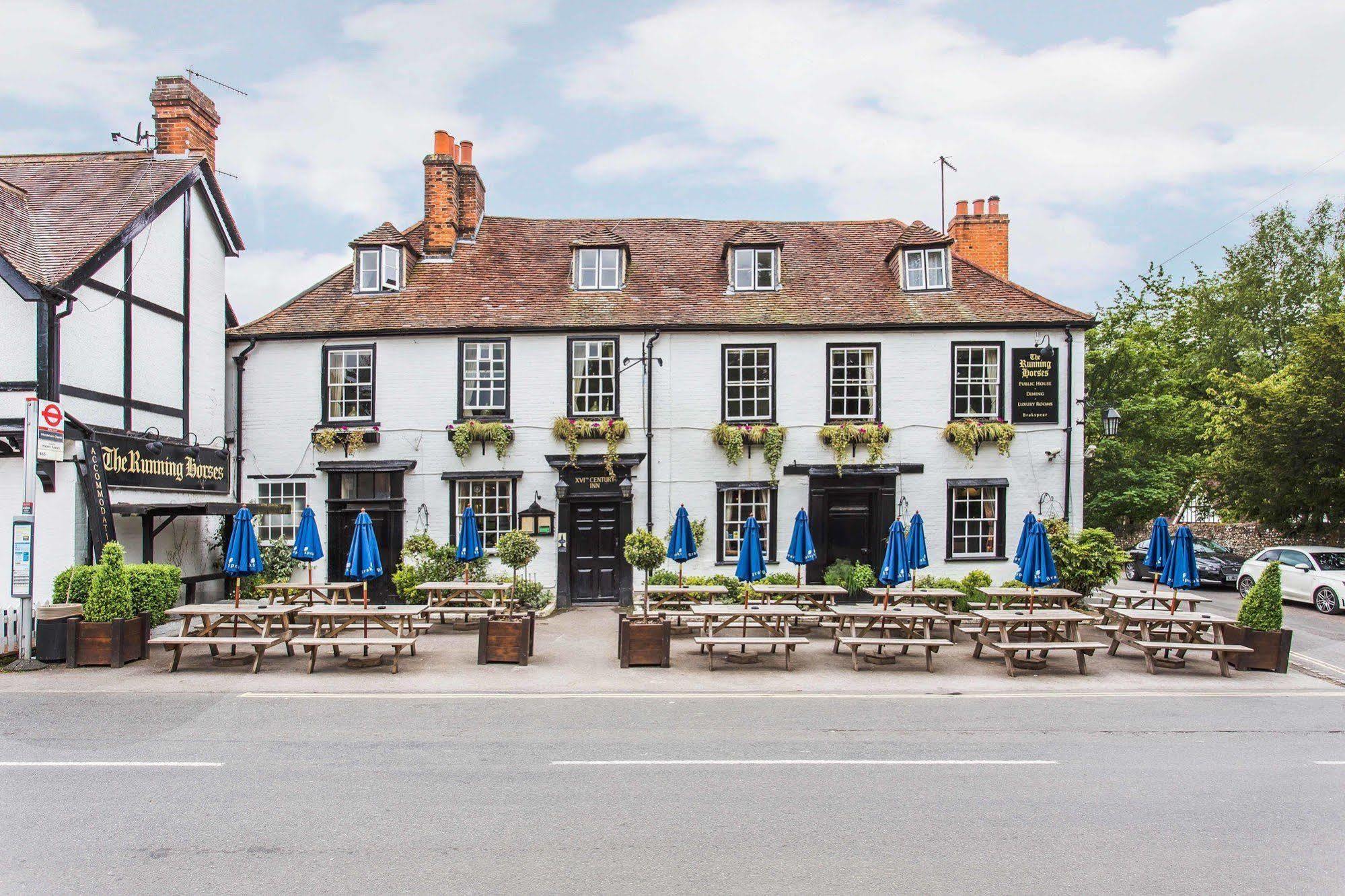 The Running Horses Hotel Mickleham Exterior photo